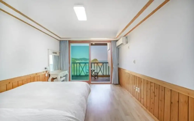 Geoje Island Haegeumgang Pension