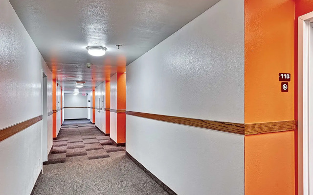 Motel 6 Glenview, IL - Chicago North