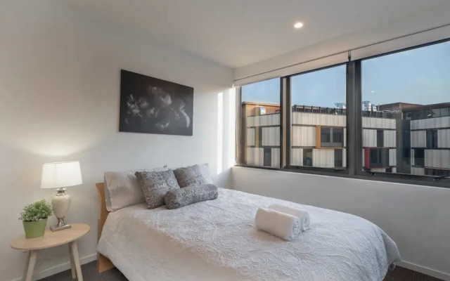 South BNE 1 Bed Parking Pool Gym in Mater Qsb218