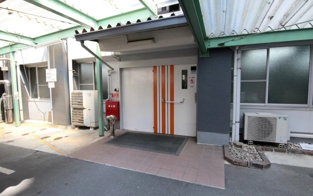 Hakata Apartment 8B