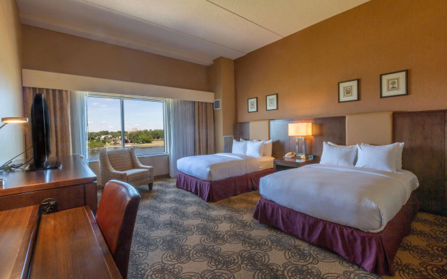 DoubleTree by Hilton Bay City - Riverfront