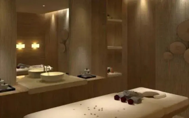 Louis Kienne Cikarang Hotel & Service Apartment