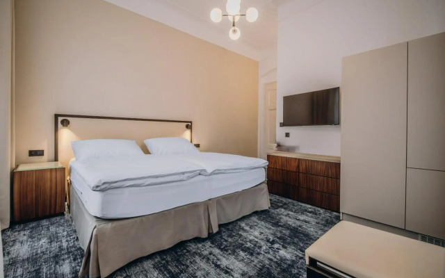 EA Hotel Esplanade
