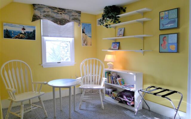 563 Pleasant Lake - 4 Bedroom House