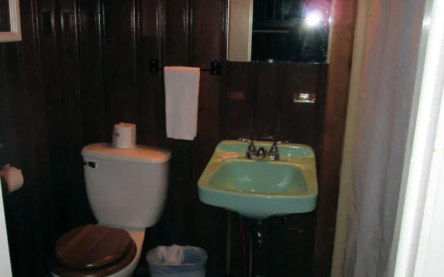 Edgewater Resorts - Edgewater Inn