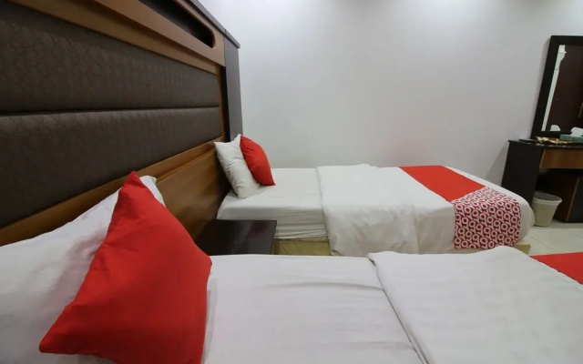 OYO 594 Taj Lamar Furnished Apartments