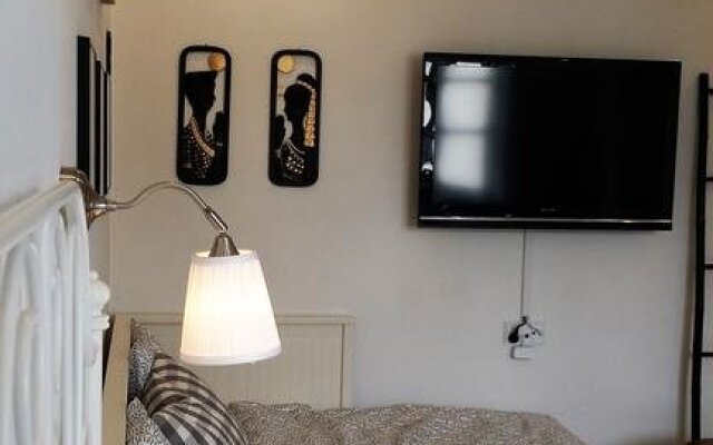 Qstay Bed & Breakfast