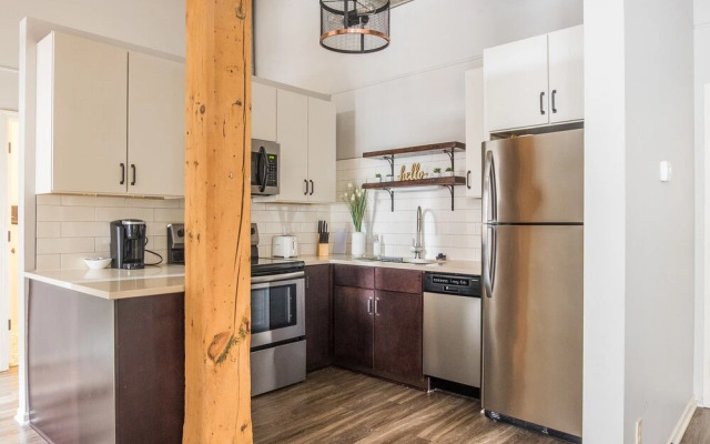 FRONTDESK 50 4th Ave Apts North Loop Warehouse District