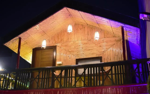 Hotel Bamboo Castle