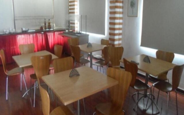 Mandava Suites
