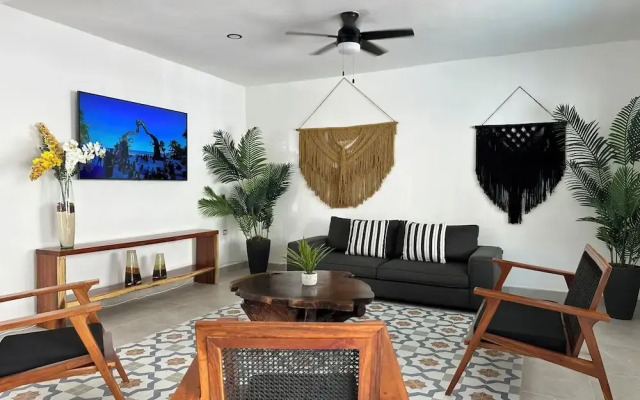 Plaza Nardos Hotel & Suites