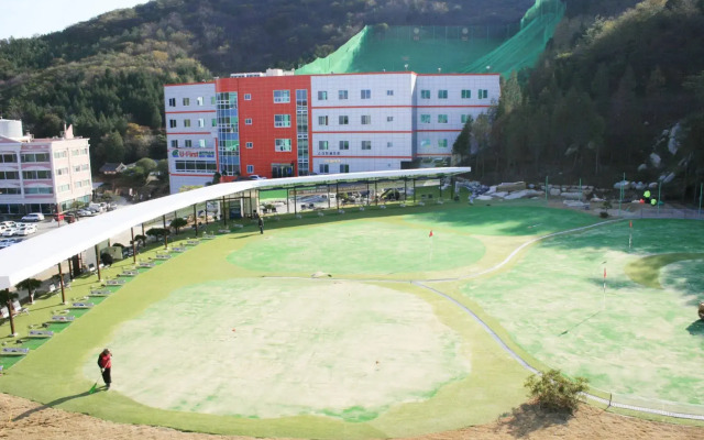 U Castle Hotel