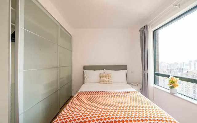 Tyms 4BR 2BA Apt Novel Garden