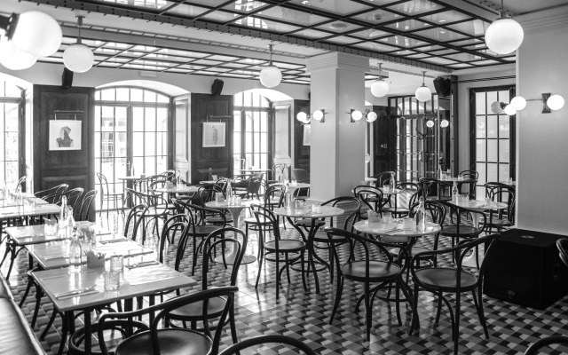 Browns Central Hotel