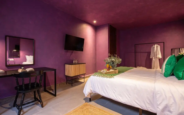 Downtown Luxury 5BR Home Rooftop Views