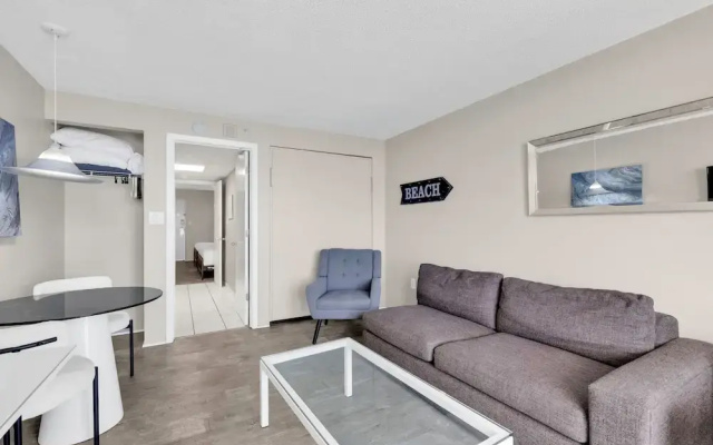 Spectacular Oceanfront Condo by Hosteeva
