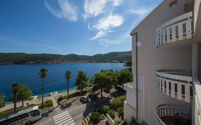 Hotel Issa