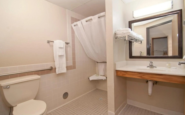 Boarders Inn & Suites by Cobblestone Hotels - Faribault