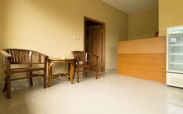 Reddoorz Near TMII