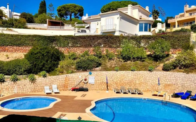 Art 13 - Apartamento com piscina