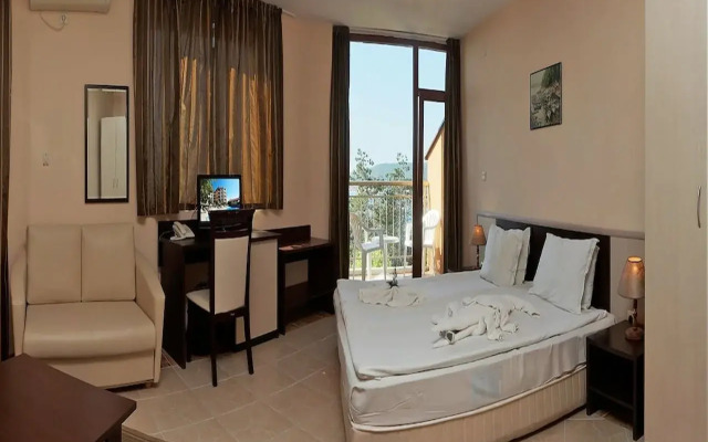 Hotel Vemara Club