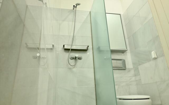 M (Nav9) Luxury Apartment-Madrid Downtown