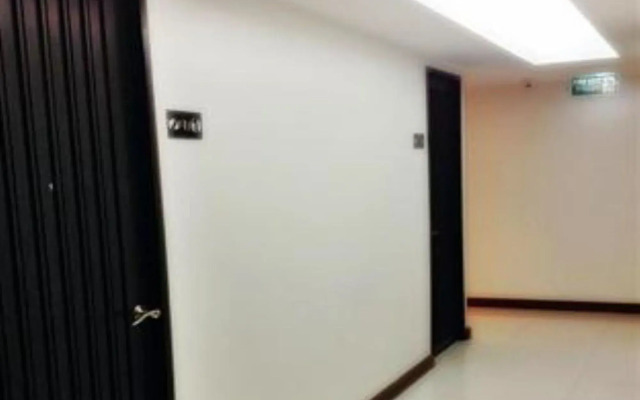White House Asoke Sukhumvit 18