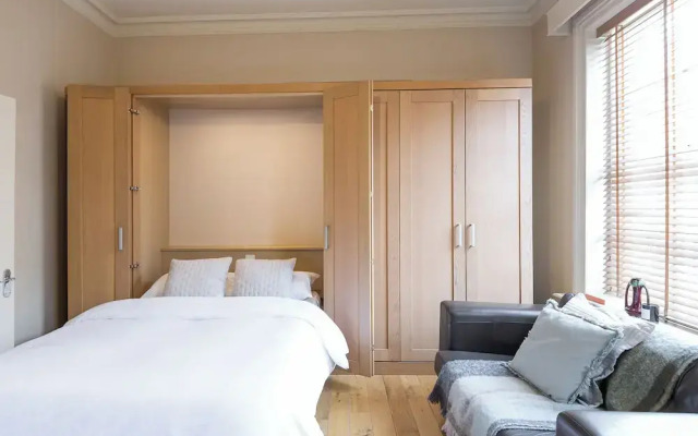 Charming London City Apartment