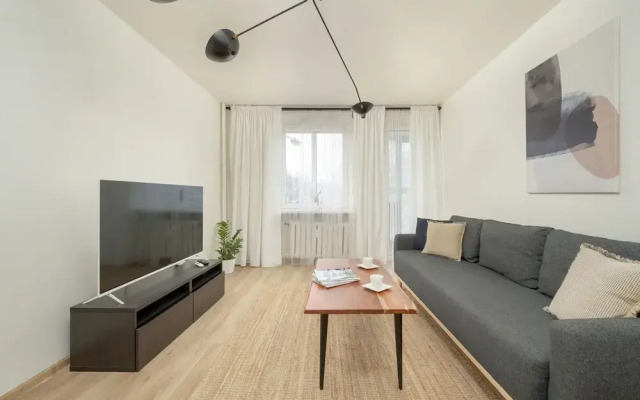 Charming Trzebnicka Apartment by Renters