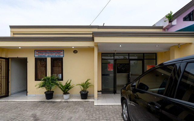 RedDoorz @ Medan Johor 2