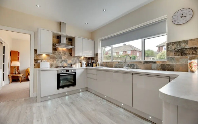 Week2Week The Broadway - 3 Bed Coastal Property