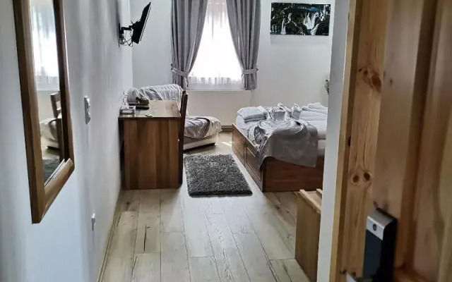 Rustic Inn River