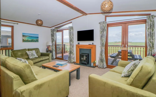 Three Views Lodge