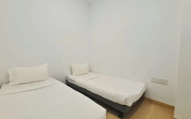 Moonway Luxury Suites At Eaton Residence