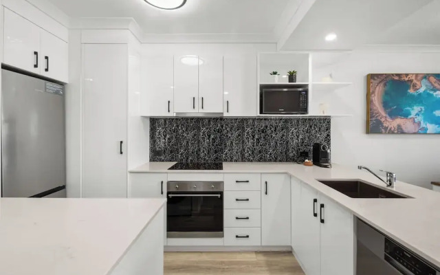 One BR Mediterranean Escape at Burleigh