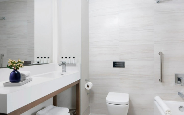 Courtyard by Marriott New York Manhattan/Midtown West