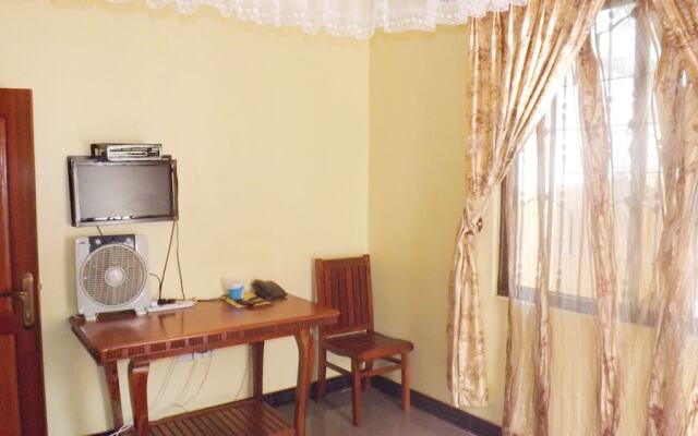 Oneira Hotel