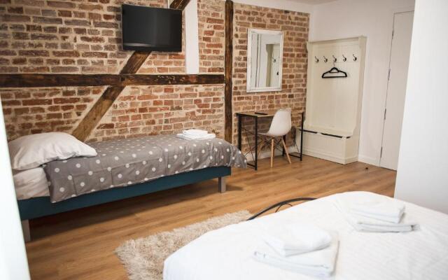 Leon's Rooms