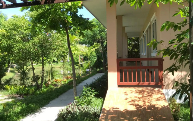 RedDoorz Sripiamsuk Resort Bangkok