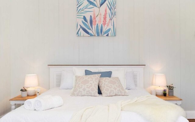 Family Home in Balmoral - Family Stays