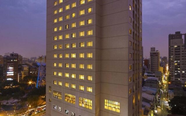 Lees Hotel