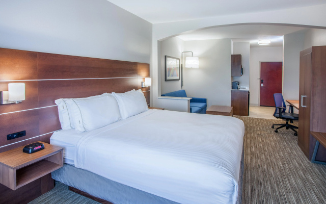 Holiday Inn Express & Suites Texarkana by IHG