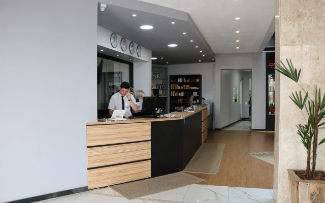Riellis Center Hotel