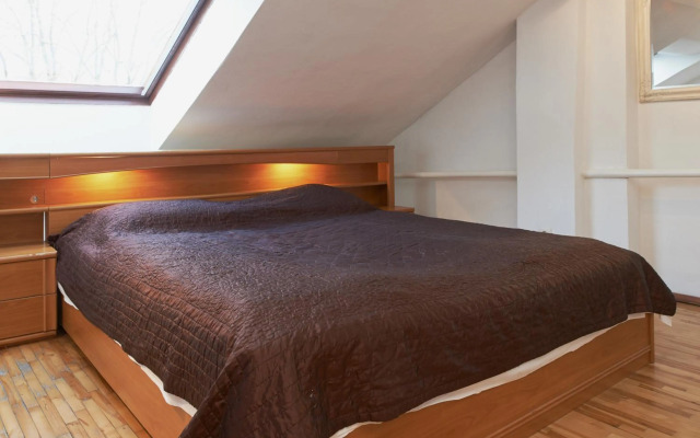 Regina House- sv. Mikalojaus 13