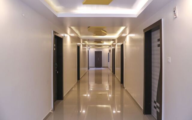 OYO 22066 Hotel Mayur