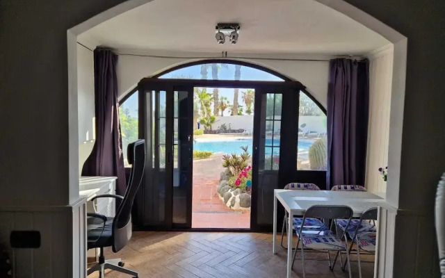2 bed Apartment That Steps out on to the Pool