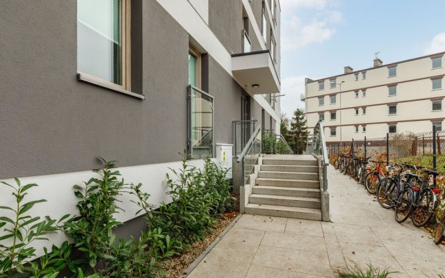 Modern Apartment Karsiborska by Renters