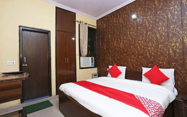 Akash Guest House by OYO Rooms