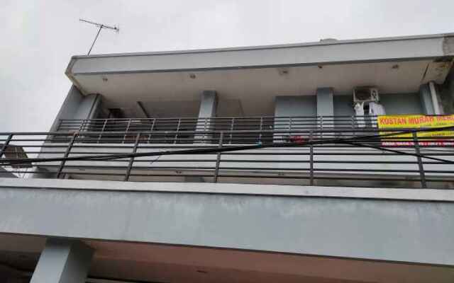 OYO 90251 Makaliwe Residence