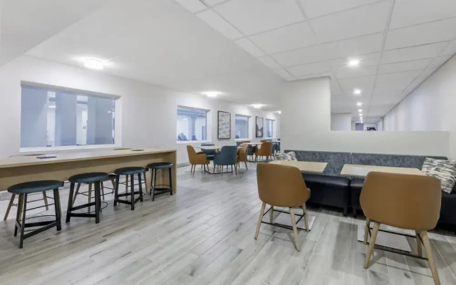 Best Western-Campus Inn